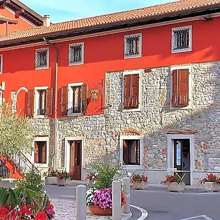 Hotel Al Pomo D'oro 3*