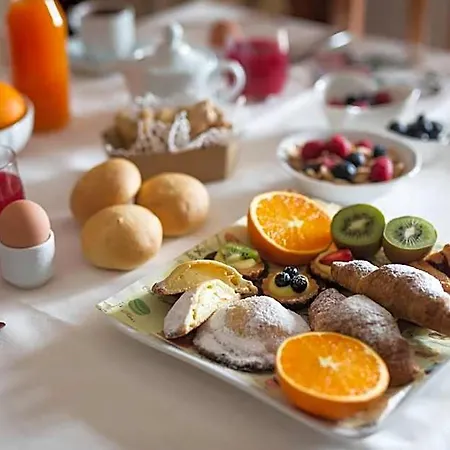 Hotel Al Pomo D'oro 3*