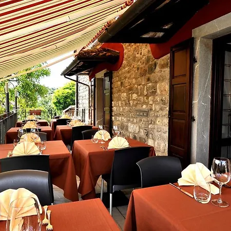 Szálloda Al Pomo D'oro 3*