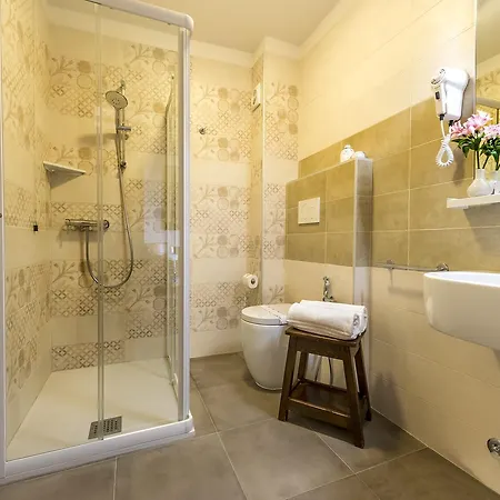 Al Pomo D'oro Hotel 3*